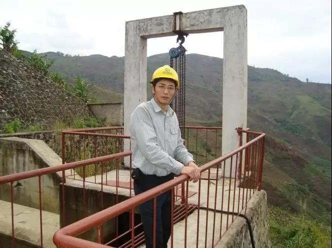 鲁楷.jpg