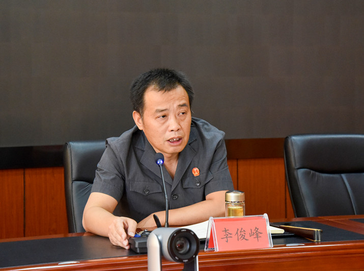 李.JPG